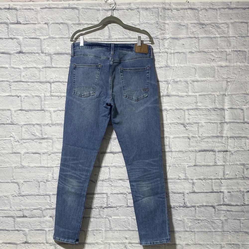 Aeropostale Classic Blue Jeans - Picture 2 of 5